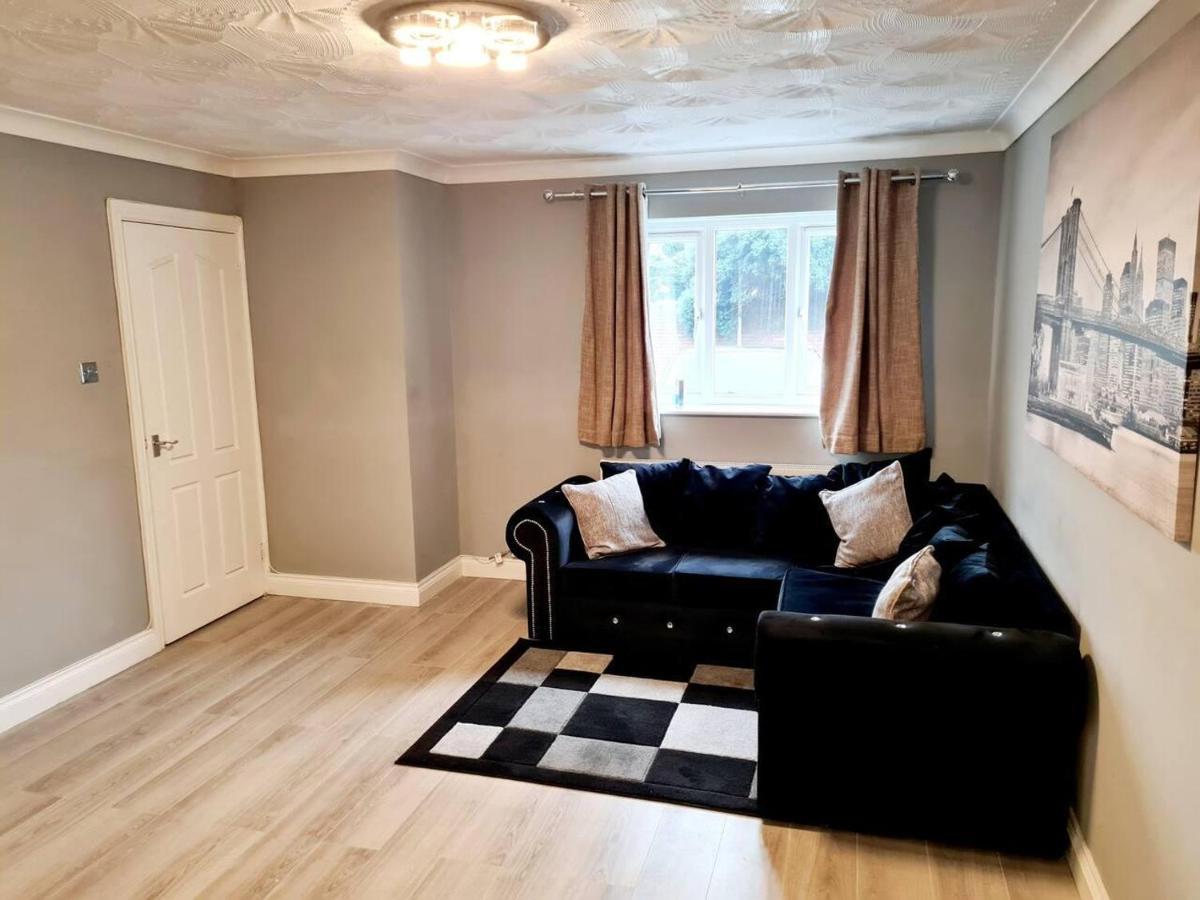 Modern & Spacious - Walk To London Excel- Parking Bagian luar foto