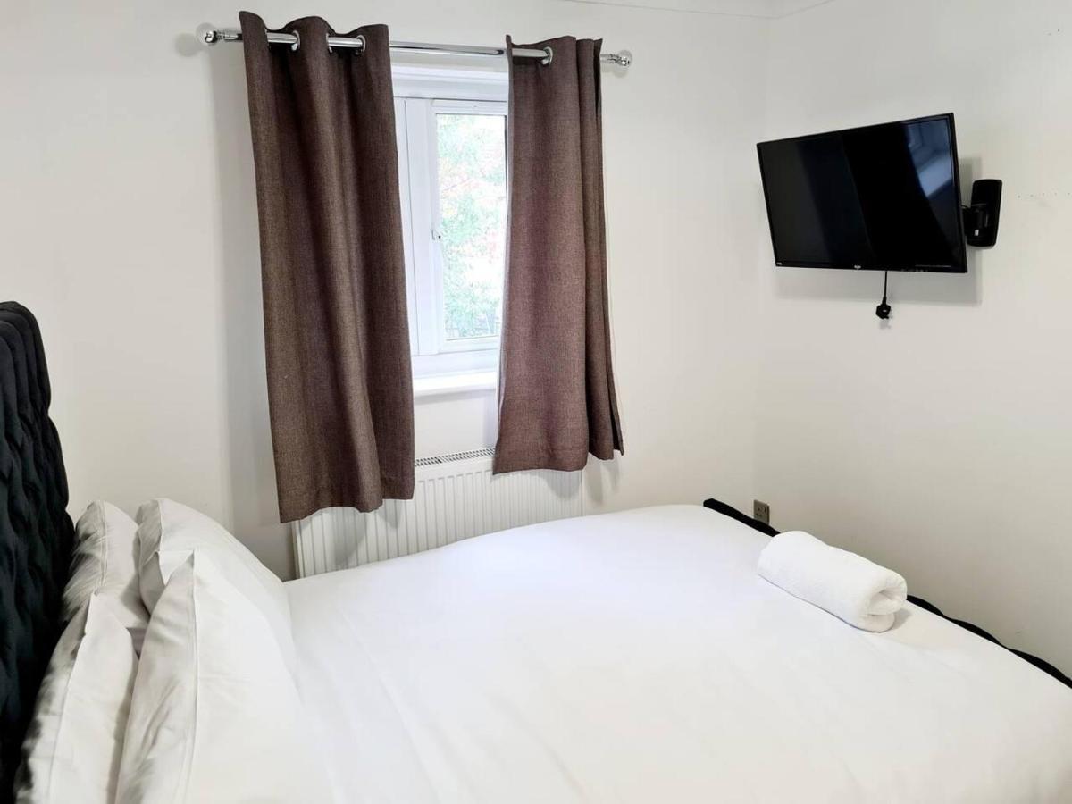 Modern & Spacious - Walk To London Excel- Parking Bagian luar foto